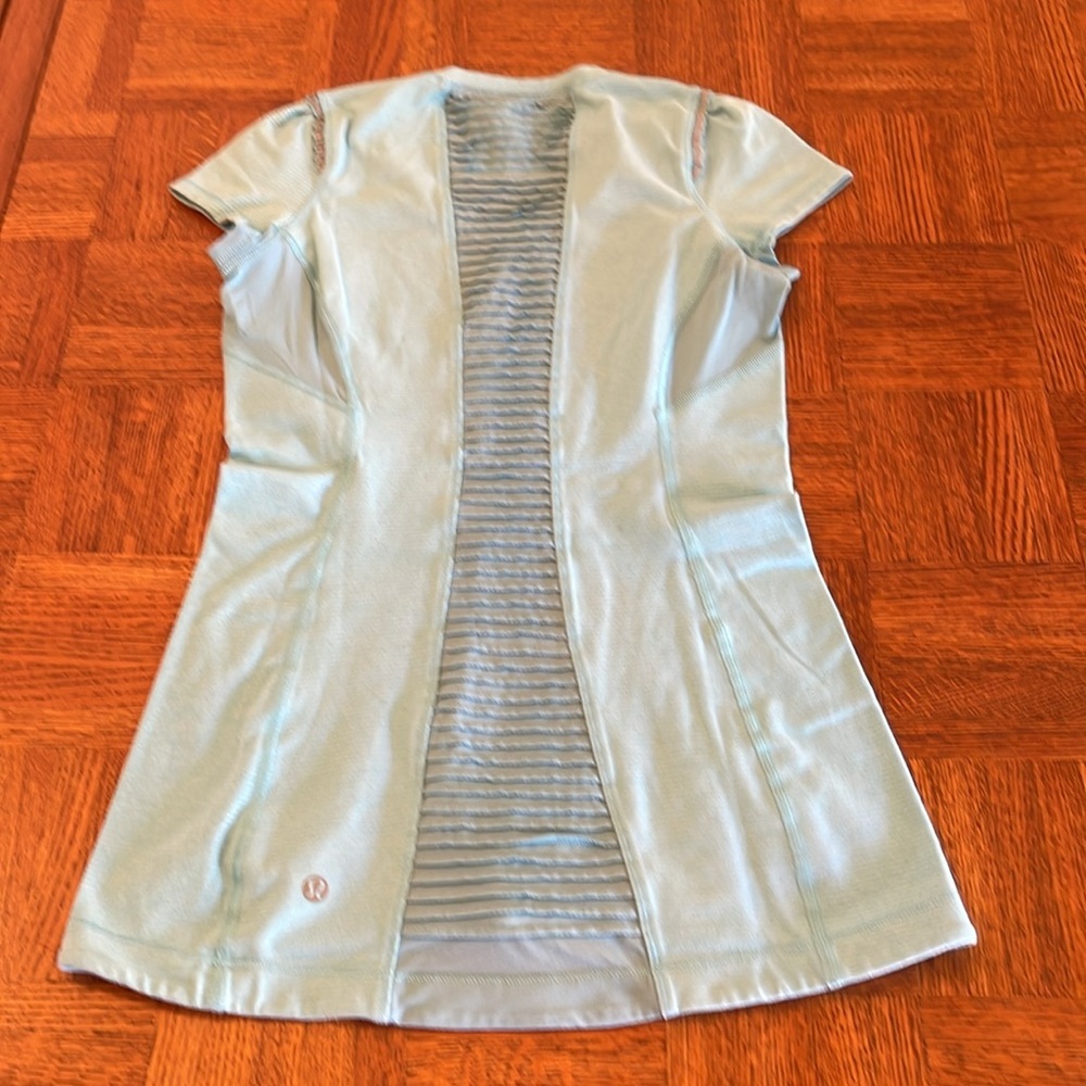 Lululemon Women's Light Blue Athletic Top - Picture 3 of 4